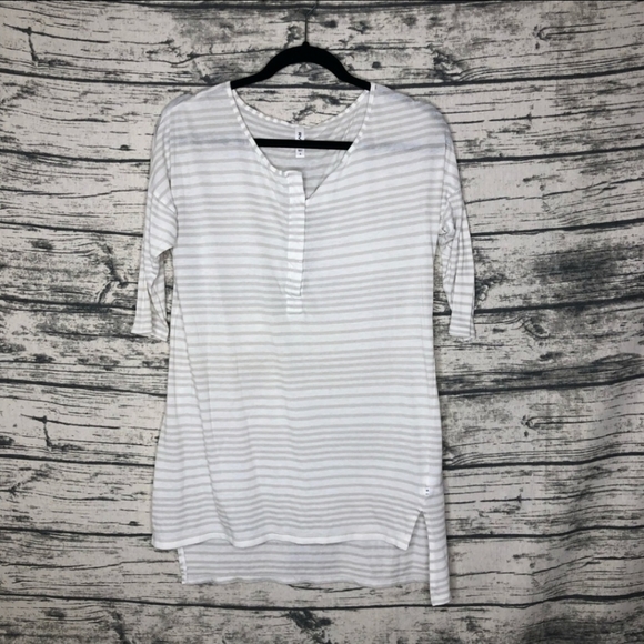 EUC RVCA WOMENS JERSEY STRIPED HENLEY - Picture 2 of 2